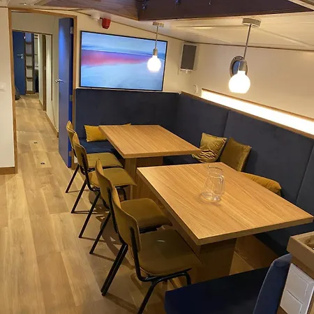 Luxury Private Sailing Ship In Casa vacanze *